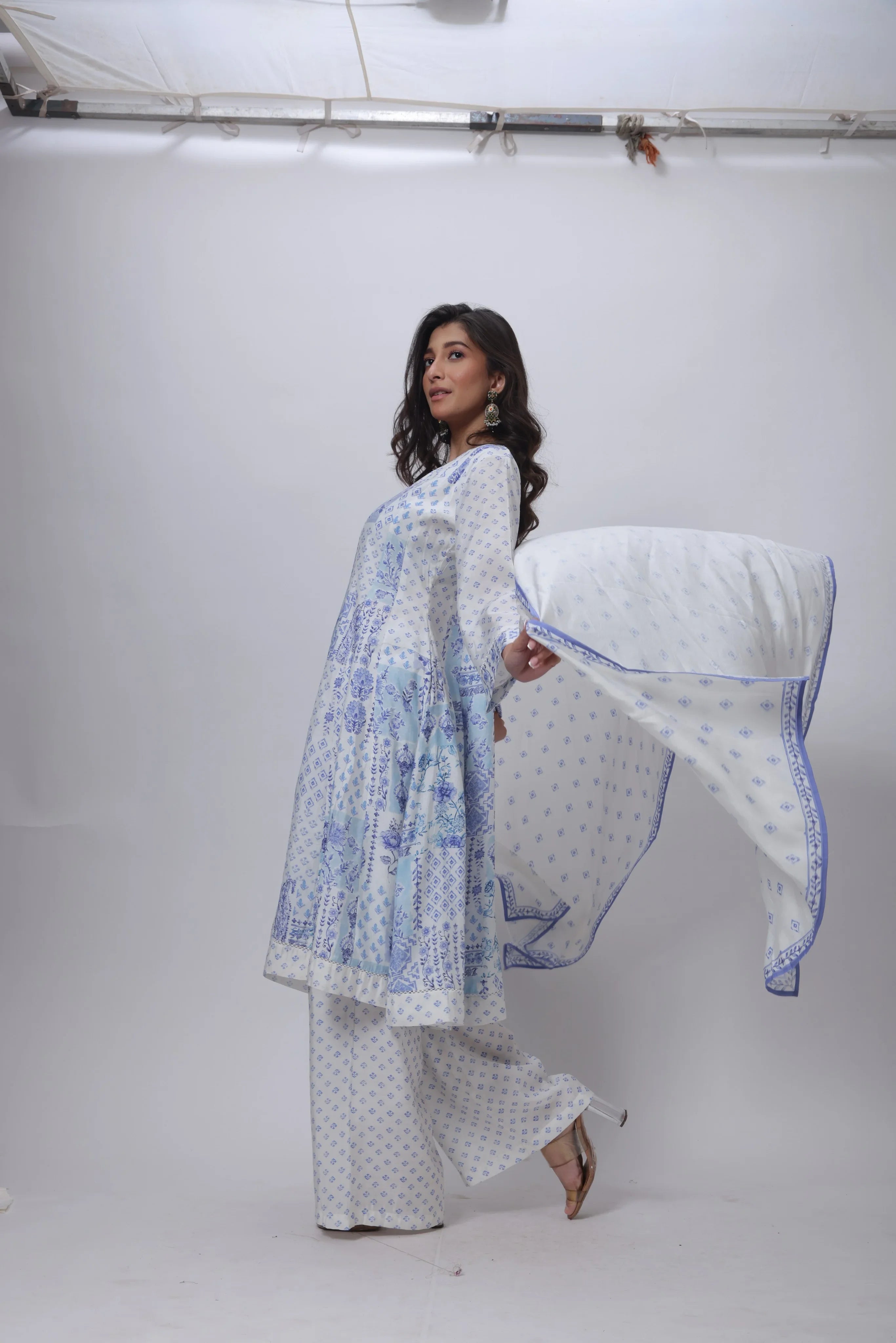 Printed Three Piece Suit Set in White and Blue