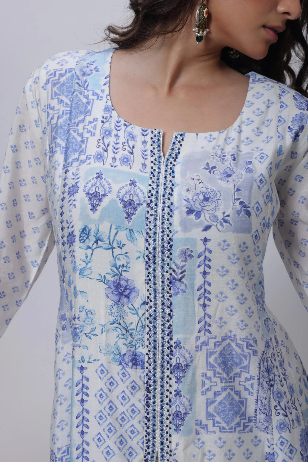 Printed Three Piece Suit Set in White and Blue