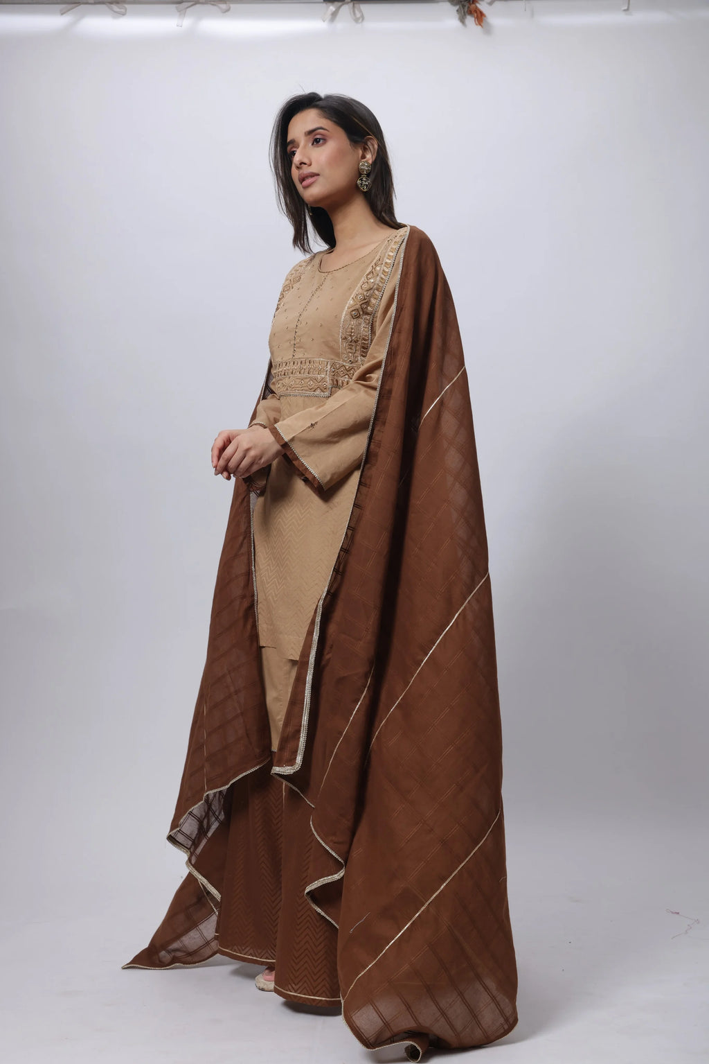 Textured Three Piece Suit Set in Brown