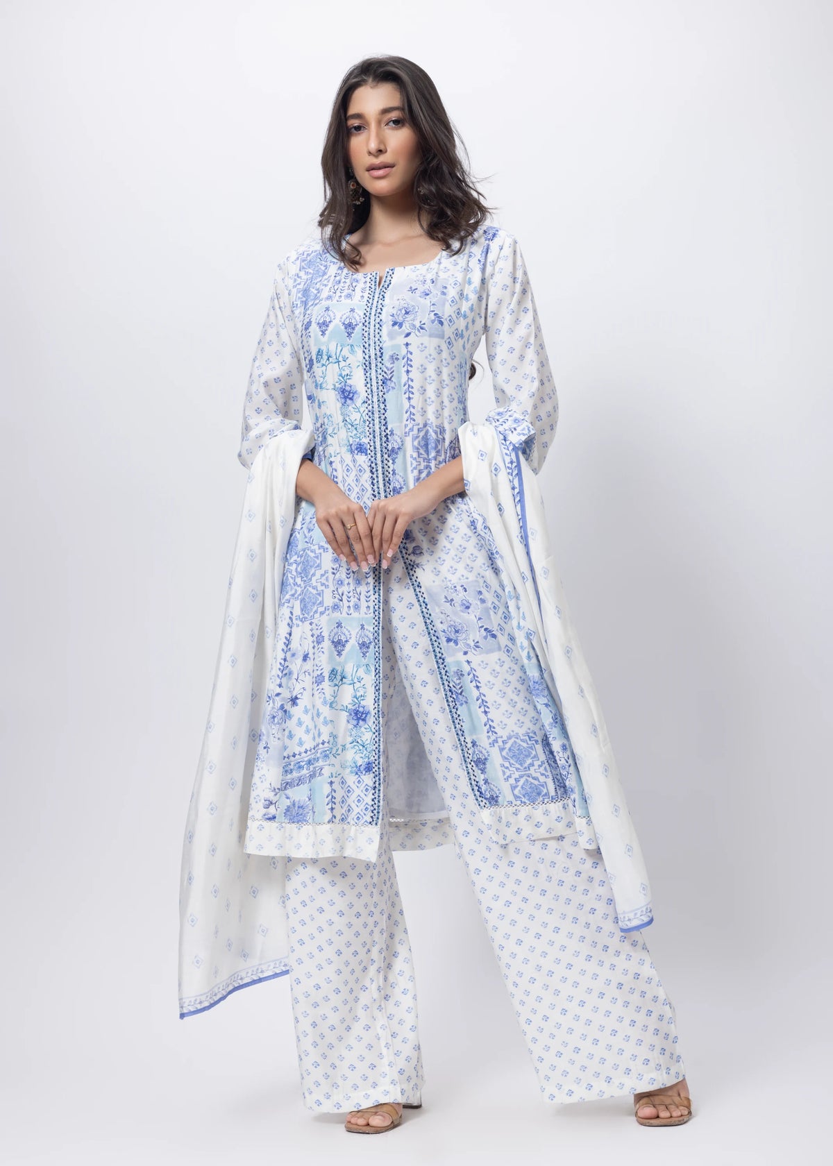 Printed Three Piece Suit Set in White and Blue