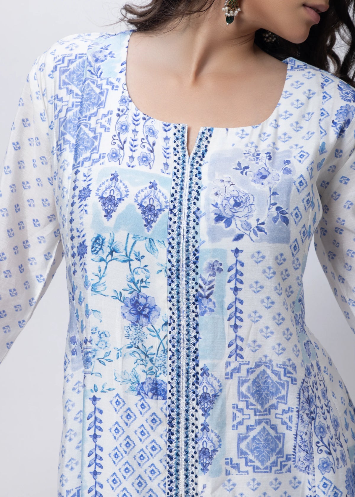 Printed Three Piece Suit Set in White and Blue